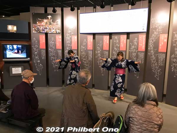Gujo Odori dance demonstrations daily at 11 am, 12 p.m., 1 p.m., 2 p.m. and 3 p.m. with extra sessions at 10 a.m. and 4 p.m. on Saturdays and Sundays.
Keywords: gifu Gujo Hachiman Hakurankan museum