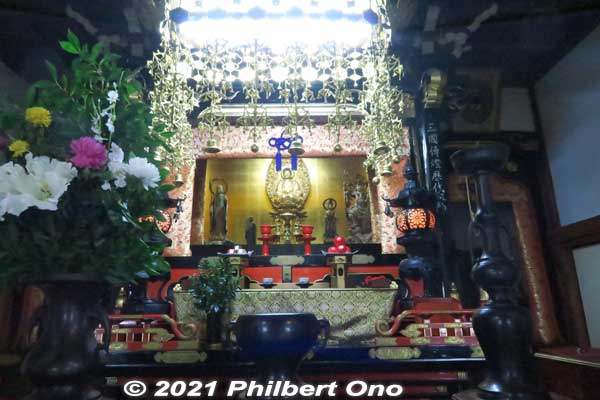 You can pray for whatever you want here. Family harmony, traffic safety, passing exams, business prosperity, recovery from illness, etc., etc.
Keywords: gifu gujo hachiman jionji jionzenji zen Buddhist temple