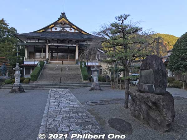 Chokyoji Temple in Gujo-Hachiman. Family temple for the Endo Clan, castle lords. 長敬寺
Keywords: gifu gujo hachiman kitamachi