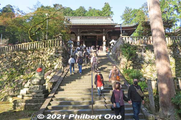Steps to the Hondo main hall.
Keywords: gifu ibigawa tanigumi-san kegonji temple tendai Buddhist