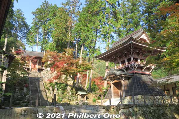 Tanigumi-san bell tower and shrine.
Keywords: gifu ibigawa tanigumi-san kegonji temple tendai Buddhist