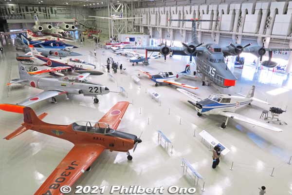 Main display hall of airplanes at Gifu-Kakamigahara Air and Space Museum. A lineup of post-World War II aircraft.
Keywords: gifu Kakamigahara Air Space Museum aviation airplane