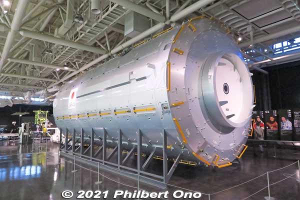 Japan's Kibo module (full-scale replica) for International Space Station (ISS). 日本実験棟「きぼう」
Keywords: gifu Kakamigahara Air Space Museum aviation rockets