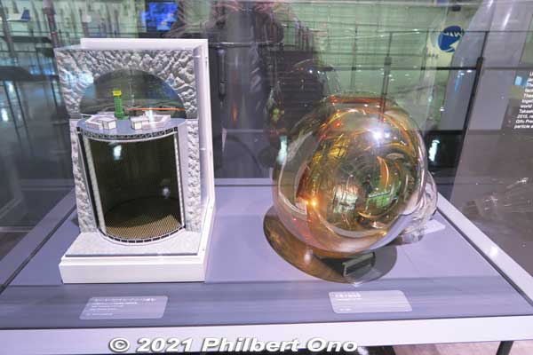 Scale model of the Super-Kamiokande and a photomultiplier tube that detects light from Cherenkov radiation. The Super-Kamiokande has 13,000 of these photomultiplier tubes.
Keywords: gifu Kakamigahara Air Space Museum aviation