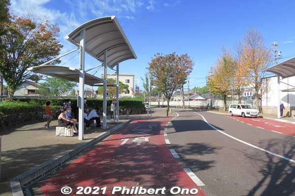 Bus stop in front of Kakamigahara Shiyakusho-mae Station. Take the No. 5 or No. 7 bus. Takes about 15–20 min. to the museum.
Keywords: gifu Kakamigahara