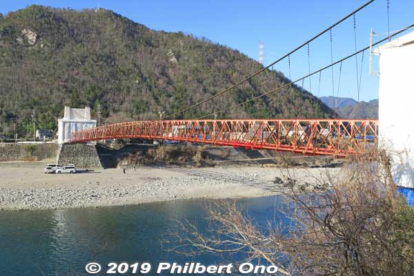 Built in 1916, Mino Bridge is Japan's oldest surviving modern bridge and a National Important Cultural Property. It's now a pedestrian and bicycle bridge 113 meters long. 美濃橋
Keywords: gifu mino bridge japanbuilding