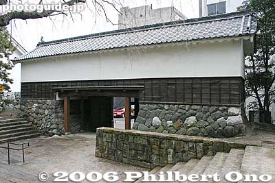 Ogaki Castle's East Gate (looking from the inside).
Keywords: gifu ogaki castle 