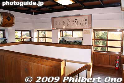 Top 4th floor of Ogaki Castle tower. There is no balcony, only glass windows.
Keywords: gifu ogaki castle 