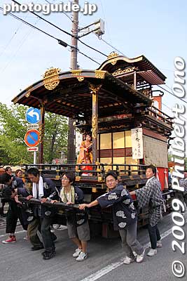 Shochiku-yama float. 松竹 (伝馬町)
Keywords: gifu ogaki matsuri festival floats yama 