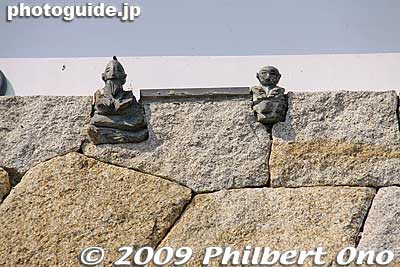 Small sculptures on the castle foundation.
Keywords: gifu ogaki sunomata ichiya castle history museum 