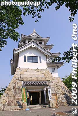 Side view of Sunomata Castle.
Keywords: gifu ogaki sunomata ichiya castle history museum 
