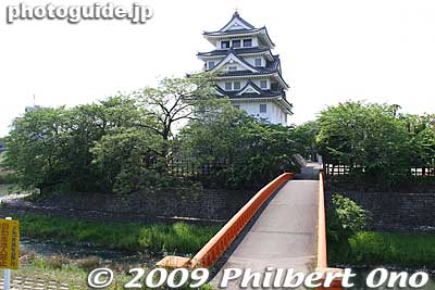 Another bridge to Sunomata Castle. More picturesque, but almost useless as it goes to a road with heavy traffic.
Keywords: gifu ogaki sunomata ichiya castle history museum 