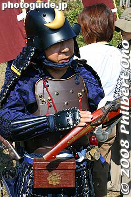 This man wore newer samurai armor made of plastic.
Keywords: gifu sekigahara battle festival matsuri 
