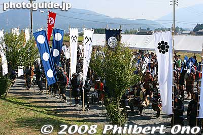 Most of the forces who took part in the Battle of Sekigahara are represented. Banners with the lord's crest indicate who's who.
Keywords: gifu sekigahara battle festival matsuri 