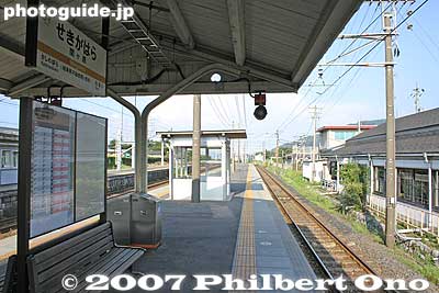 JR Sekigahara Station platform
Keywords: gifu sekigahara-cho sekigahara JR train station