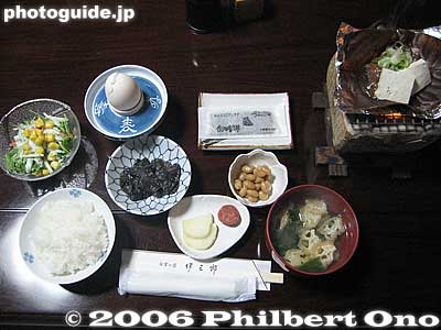 Breakfast at Isaburo minshuku
Keywords: gifu shirakawa-mura shirakawa-go gassho-zukuri minka minshuku japanfood