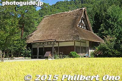 Myozenji's Hondo Main worship hall
Keywords: gifu shirakawa-mura village shirakawa-go thatched roof temple Buddhist