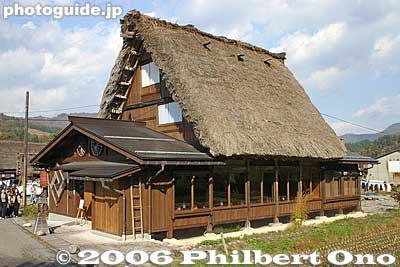 Restaurant
Keywords: gifu shirakawa-mura village shirakawa-go gassho-zukuri thatched roof minka