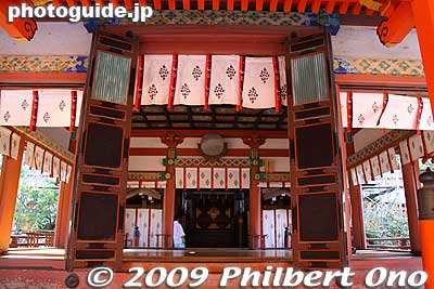 Inside Haiden Prayer Hall 拝殿
Keywords: gifu tarui-cho nangu shrine shinto