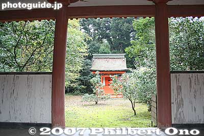 Inside the Corridor 回廊
Keywords: gifu tarui-cho nangu shrine shinto