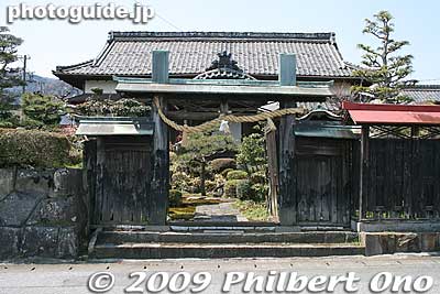 Former Honjin moved building from Kashiwabara-juku in Maibara, Shiga during the mid-Meiji Period to serve as the residence for Nangu Shrine's priest.
Keywords: gifu tarui-cho