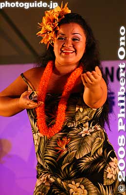 Hula girl
Keywords: gunma gumma shibukawa ikaho onsen spa hawaiian hula festival dancers girls women Hula Halau'O Kamuela stage performance