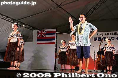 On the final night, they gave an encore where Kau'i joined in.
Keywords: gunma gumma shibukawa ikaho onsen spa hawaiian hula festival dancers girls women Hula Halau'O Kamuela stage performance