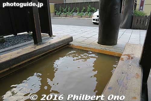 Ikaho foot bath courtesy of a local inn.
Keywords: gunma gumma shibukawa ikaho spa onsen hot spring