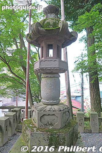 Lots of stone lanterns at Ikaho Shrine.
Keywords: gunma gumma shibukawa ikaho spa onsen hot spring