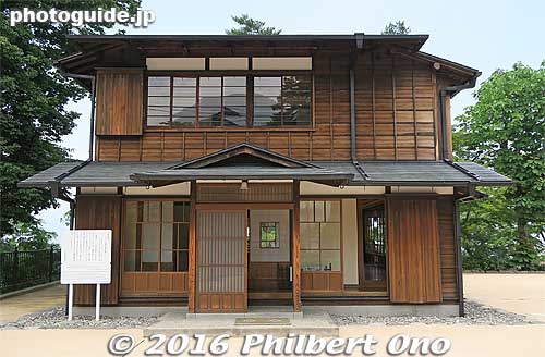 In 1985, the 100th anniversary of the Japanese immigration to Hawaii, Ikaho designated this residence as one of the town's Historic Places. ハワイ王国公使別邸
Keywords: gunma gumma shibukawa ikaho onsen spa hot spring robert irwin hawaiian minister summer house villa japanhouse