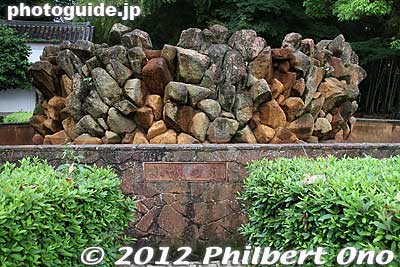 Spring with rock wall.
Keywords: gunma tatebayashi Tataranuma Park