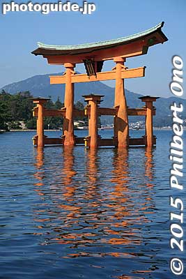 Before visiting Miyajima, you should check the tide times. Best to go during high tide.
Keywords: hiroshima hatsukaichi miyajima Itsukushima shrine torii