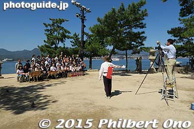 Local photographer is kept busy.
Keywords: hiroshima hatsukaichi miyajima Itsukushima shrine