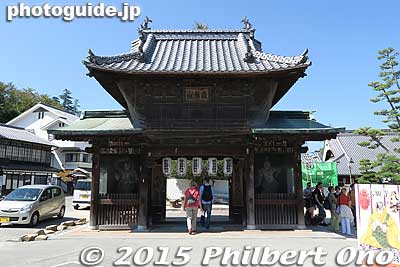 Gate to Daiganji temple.
Keywords: hiroshima hatsukaichi miyajima Itsukushima shrine