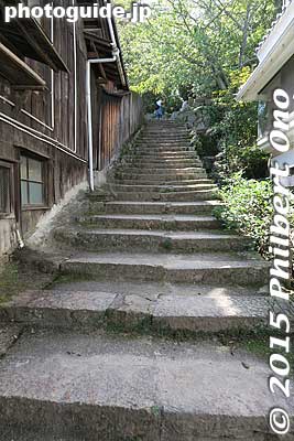 Steps to the Tahoto Pagoda.
Keywords: hiroshima hatsukaichi miyajima Itsukushima shrine