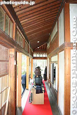 Samurai armor displayed on the first floor veranda of the Geihinkan.
Keywords: hokkaido date rekishi no mori park history museum