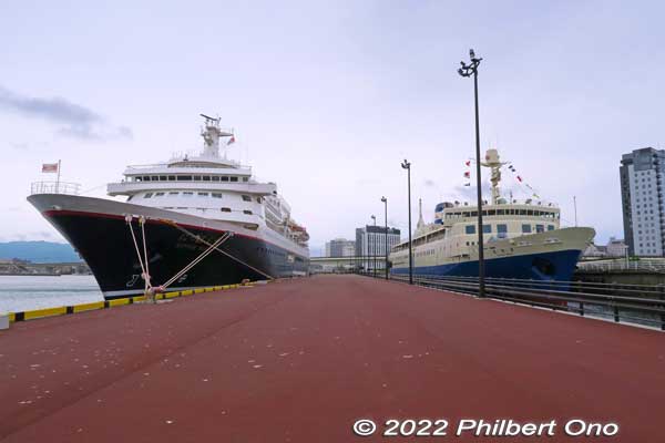 Mashu Maru is now a museum ship at Hakodate Port's new Wakamatsu Dock. It was moved here in Feb. 2020. This dock is also used by luxury cruise ships. (Nippon Maru is on the left.)
Keywords: Hokkaido Hakodate Mashu Maru ferry boat