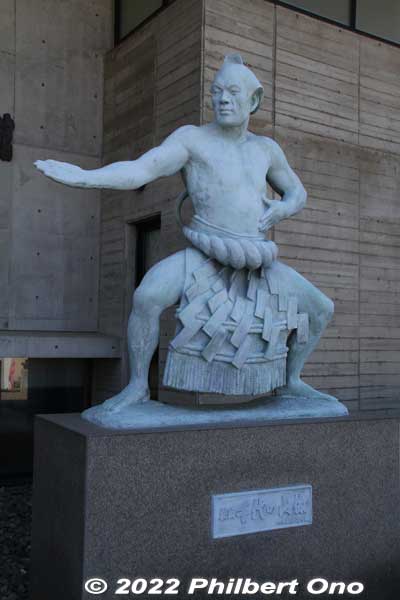 Statue of Chiyonoyama.
Keywords: hokkaido matsumae sumo museum Yokozuna Chiyonoyama Chiyonofuji