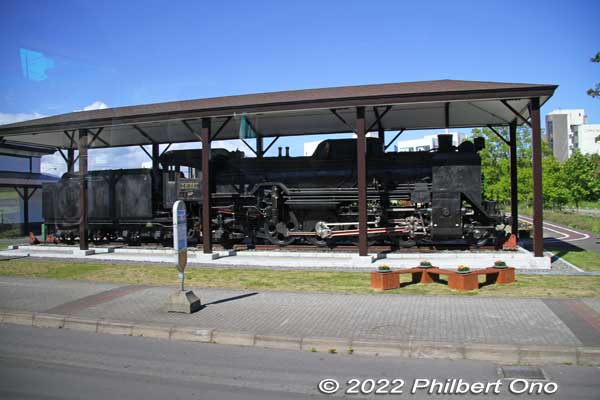 Old locomotive displayed near the old JR Muroran Station.
Keywords: Hokkaido Muroran