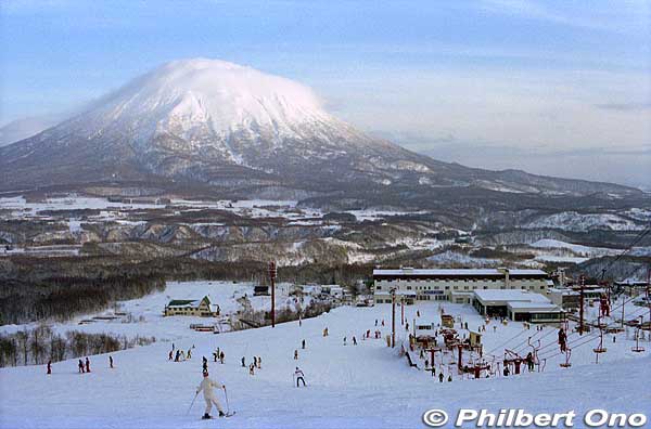Yotei-zan as seen from Niseko Hirafu. ニセコ ヒラフ・羊蹄山
Keywords: hokkaido niseko skiing hirafu