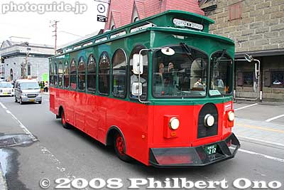 Trolley bus
Keywords: hokkaido otaru historic buildings old architecture