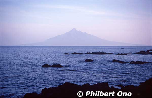 Rishiri as seen from Rebun.
Keywords: hokkaido rebun island mtrishiri