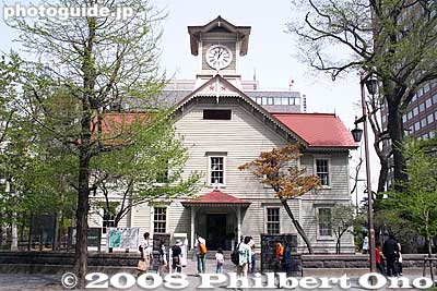 Front entrance of the Clock Tower.
Keywords: hokkaido sapporo clock tower important cultural property historic building