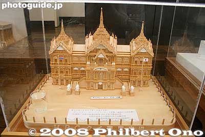 Palace in Thailand (2007)
Keywords: hokkaido sapporo Hitsujigaoka Observation Hill snow festival museum
