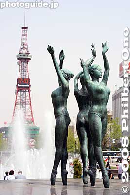 Odori Park's most photographed sculpture shows three ballerinas near a water fountain. Sapporo, Hokkaido
Keywords: hokkaido sapporo odori koen park flowers japansculpture