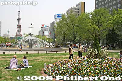Keywords: hokkaido sapporo odori koen park flowers water fountain