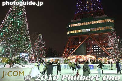 Skating rink at the foot of the Sapporo TV Tower. I decided to go up the tower to photograph the night views of the Odori Park festival site. It took about 30 min. to get on the elevator to the lookout deck. 700 yen admission.
Keywords: hokkaido sapporo snow festival sculptures statue 