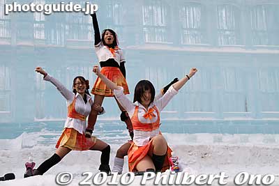 They should be cheerleaders.
Keywords: hokkaido sapporo snow festival iolani palace ice sculpture 