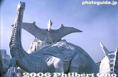 Dinosaur snow sculpture at 1982 Sapporo Snow Festival.
Keywords: hokkaido sapporo snow festival