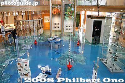 The Toyako Visitor Center is spacious with a giant aerial photo of Lake Toya and various exhibits introducing the lake which is within the Shikotsu-Toya National Park.
Keywords: hokkaido toyako-cho onsen spa volcano museum